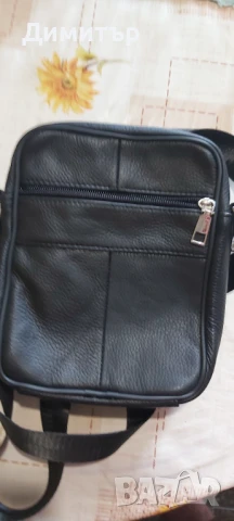 Продавам черна мъжка чанта от 100 процента естествена кожа , снимка 2 - Чанти - 50458965