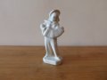 Порцеланова фигура "Момче с хармоника" 1970 г статуетка, снимка 1 - Статуетки - 43781471