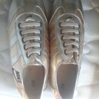 Nike. Size 40 Златисти маратонки, снимка 2 - Маратонки - 28442627