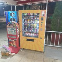 Вендинг автомат за храни и напитки , снимка 1 - Вендинг машини - 40294672