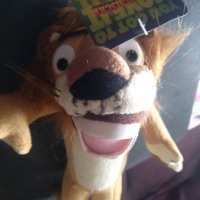 Оригинална фигурка на лъва от Мадагаскар, снимка 1 - Плюшени играчки - 40069972
