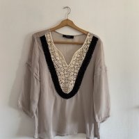Дамска блуза с дантела, снимка 1 - Блузи с дълъг ръкав и пуловери - 26824567