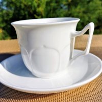 Бели чаши за кафе от тънък, костен порцелан на брой, снимка 1 - Чаши - 33826454