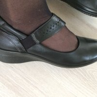 Почти нови черни обувки с каишка ессо №38., снимка 1 - Дамски ежедневни обувки - 34711923