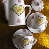Каничка с капаче и 2 чашки с чинийки за кафе, снимка 4 - Сервизи - 37110836