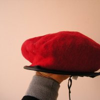 Червена барета-военна шапка, снимка 3 - Други ценни предмети - 38554076