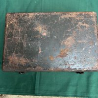 Продавам немска метална кутия 1942г, снимка 4 - Други ценни предмети - 39408997