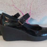 CLARKS черни, лачени – на платформа, № 40, снимка 7 - Дамски ежедневни обувки - 38148797