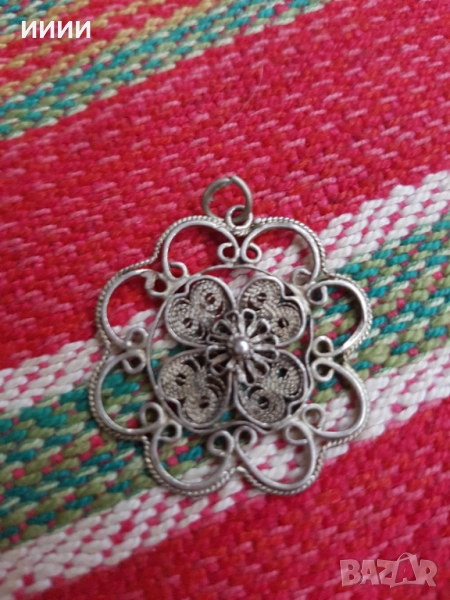 Сребърен медальон филигран , снимка 1