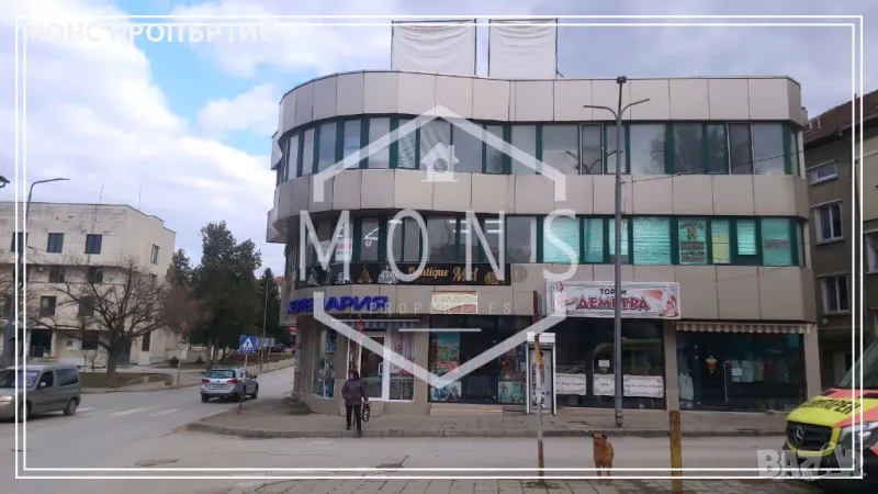 Търговско помещение за продажба в  централната част на гр. Горна Оряховица, снимка 1
