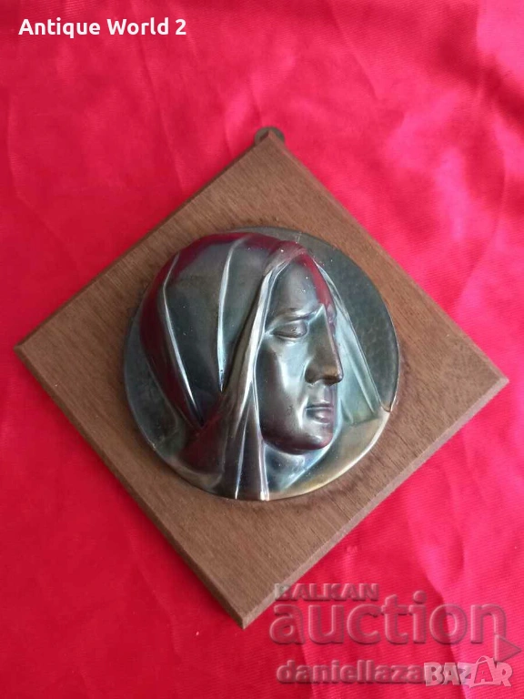 Стара Релефна Икона Дева Мария ,Дърво и Метал, снимка 1