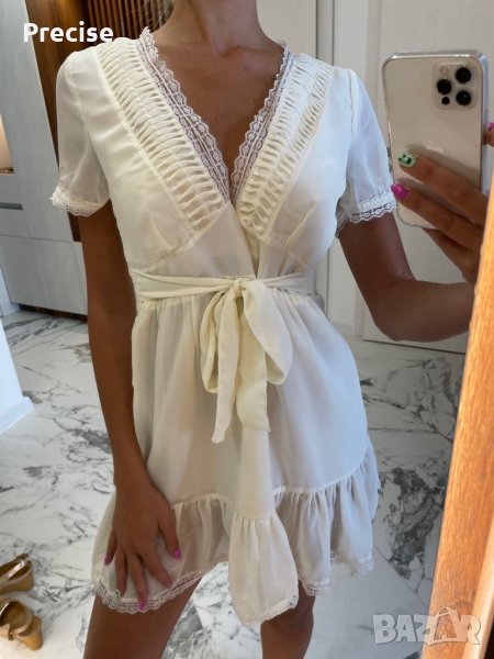 Официална бяло кремава рокля , снимка 1