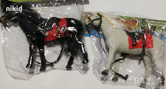 Черен бял кон пластмасова фигурка играчка и украса за торта, снимка 1