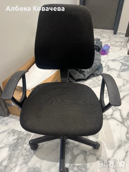 Удобен и компактен офис стол !, снимка 1