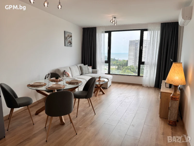 Breeze Home с панорамна морска гледка и паркомясто, снимка 1