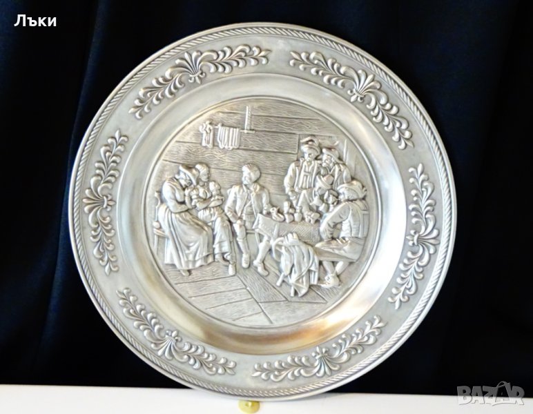 Калаена чиния,пано с релефна картина Годеж,26 см. , снимка 1