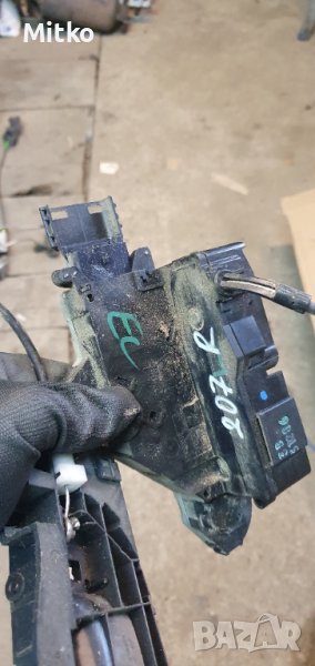 Брава врата Пежо 207 , снимка 1