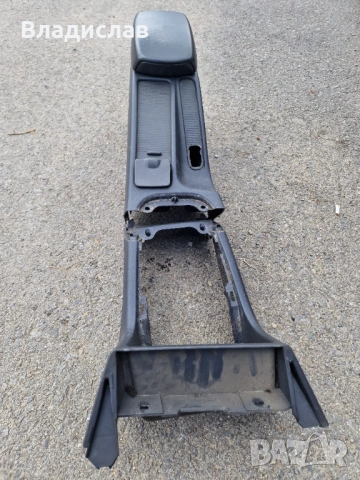 Табло с airbaga ,жабkата подлакътник и лайсна Volvo v40 , снимка 16 - Части - 45813258