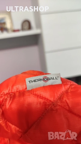 Дамски елек The North Face M size Thermoball, снимка 11 - Елеци - 53156680