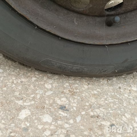 Оригинални метални джанти Тойота Аурис 2009 година зимни гуми Тигър 185/60/15, снимка 12 - Гуми и джанти - 43943942