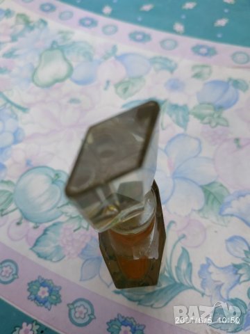 Старо кристално парфюмено шише Арт Деко от 1930 година, снимка 5 - Антикварни и старинни предмети - 33111914