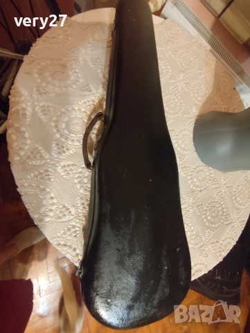 старинен куфар за цигулка