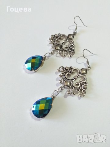 Разкошни обеци с акрилни кристали в преливащо синьо-зелено и орнаменти в цвят Сребро , снимка 2 - Обеци - 38474474