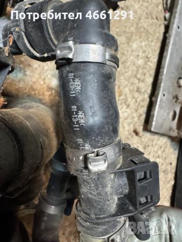 Гумено водно съединение Ауди Audi A8 D4 H4 6.3 W12 500ps. само за 40лв. 07P133817B, снимка 2 - Части - 52563737
