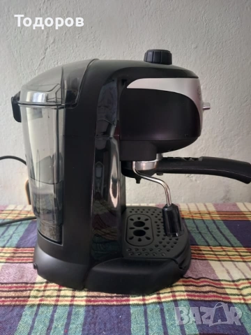 Експресо Кафемашина DeLonghi, снимка 2 - Кафемашини - 52275404