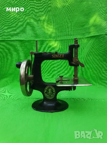 Мини шевна машина SINGER Simanco 29945 U.S.A., снимка 2 - Антикварни и старинни предмети - 50650309