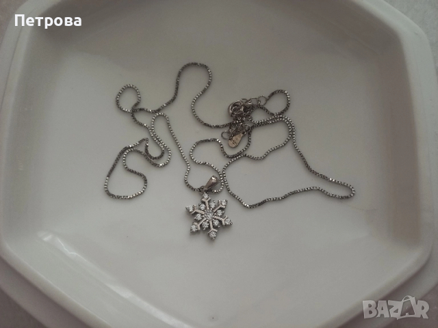 Сребърно колие снежинка с бели циркони 