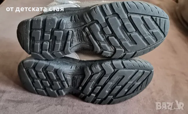 Продавам детски туристически обувки/ боти, н. 31, снимка 4 - Детски боти и ботуши - 48380379
