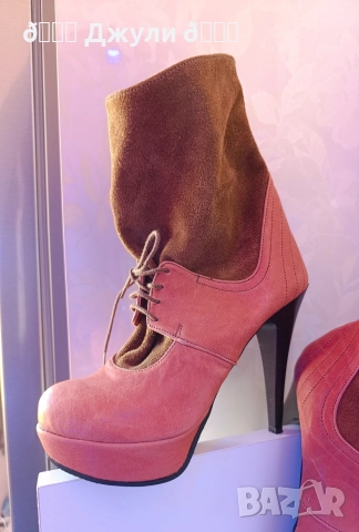 Боти от естествена кожа и велур Balenciaga, снимка 5 - Дамски боти - 52945333