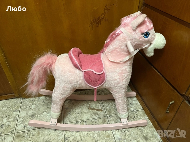 Люлеещ кон със звуци