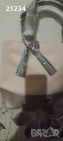 Дамска чанта-нова, снимка 2 - Чанти - 52715851