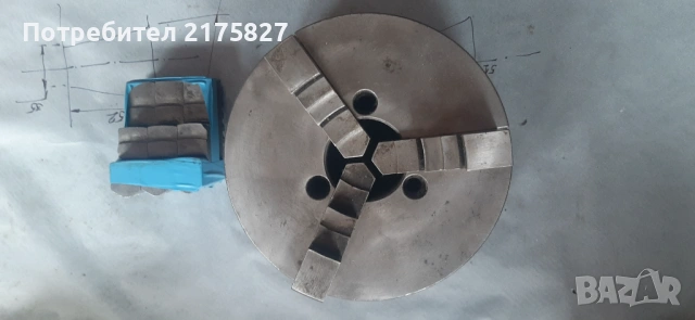 Тричелюстен универсал, снимка 1 - Стругове - 53475203