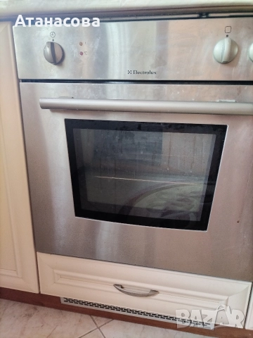 Фурна за вграждане на Електролукс 