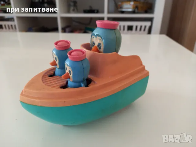 Стара играчка лодка с пингвини и старо камионче, снимка 5 - Колекции - 48086379