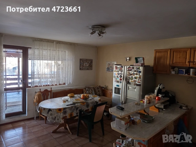 Собственик продава  масивна двуетажна къща с гараж в гр. Мартен, снимка 12 - Къщи - 53493632