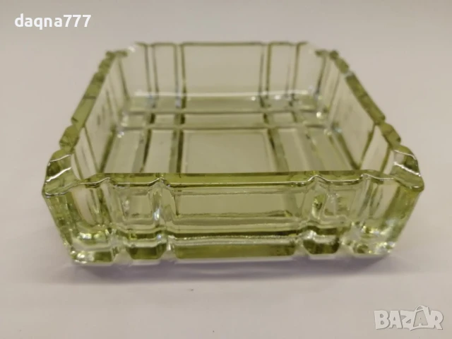 СТАР ПЕПЕЛНИК от оцветено пресовано стъкло, снимка 2 - Други - 50451230