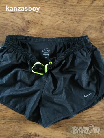 nike Modern Embossed Tempo Shorts - страхотни дамски шорти КАТО НОВИ, снимка 7 - Спортни екипи - 37552629