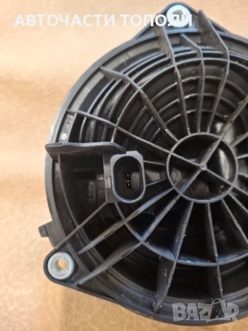 Дръжка външна багажник VW Golf 6, снимка 3 - Части - 52286754