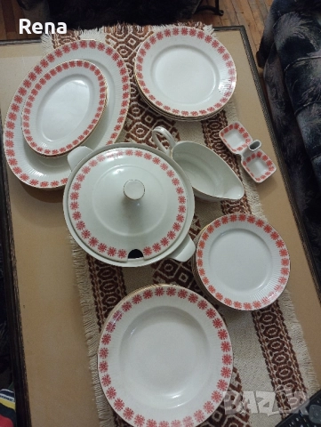 Сервиз за хранене , снимка 3 - Сервизи - 51852381