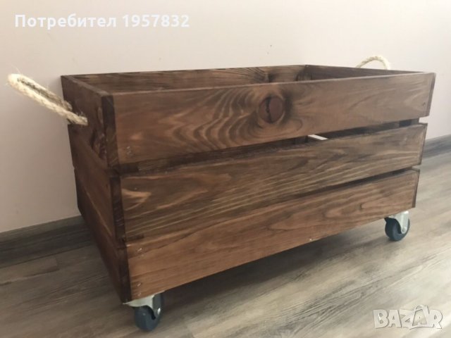 Декоративна дървена щайга с конопени дръжки и колелца в цвят орех, снимка 2 - Декорация за дома - 26227826