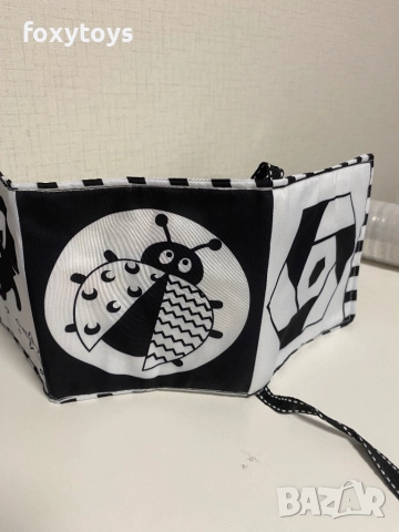 Сензорна черно-бяла книжка за бебе, Kruzzel 26461, снимка 10 - Образователни игри - 52475295