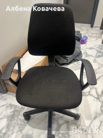 Удобен и компактен офис стол !, снимка 1