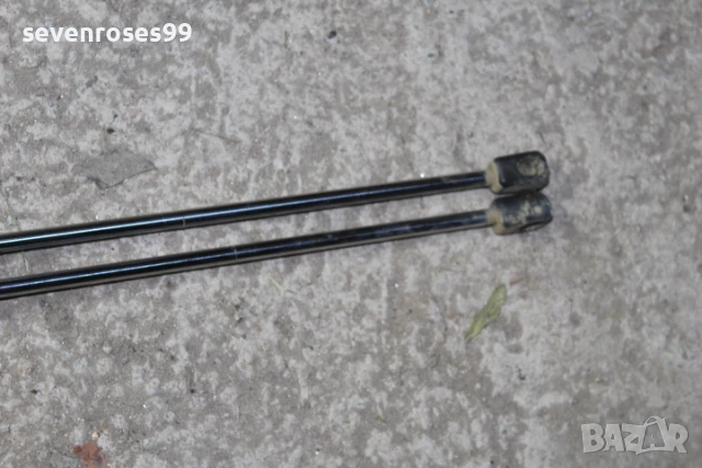 Амортисьор заден капак ляв десен Фолксваген Голф 3 комби 1.9 tdi 90hp VW Golf 3  комплект , снимка 4 - Части - 50854964