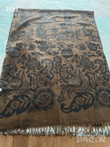 Дамски шалове- 3бр, снимка 4 - Шалове - 51820346