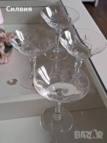 Ретро кристални малки чаши, снимка 9 - Антикварни и старинни предмети - 53433790