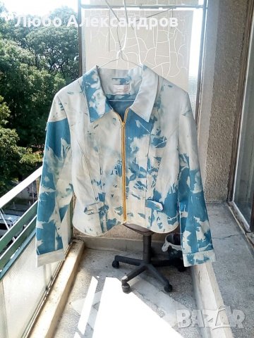 Дамско дънково яке размер М ново.